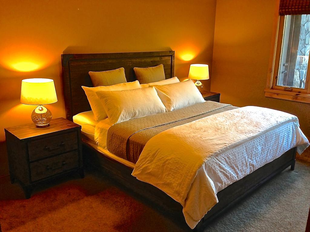 Luxury Canmore Vacations Exterior photo